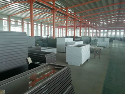 區(qū)安置房建設(shè)指揮部組織施工單位與章丘建材企業(yè)對(duì)接，助力建筑材料高效供應(yīng)